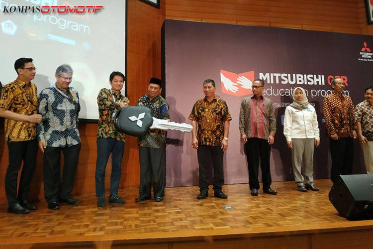 CSR Edukasi Mitsubishi 