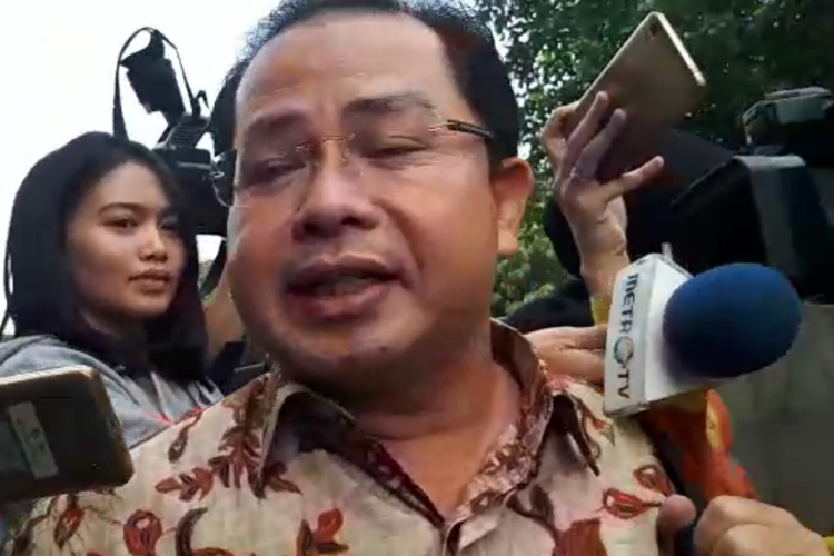 Wakil Bendahara Umum (Wabendum) Partai Golkar Zulhendri Hasan membesuk Ketua DPR Setya Novanto yang ditahan di Rutan KPK, Kuningan, Jakarta. Kamis (23/11/2017)