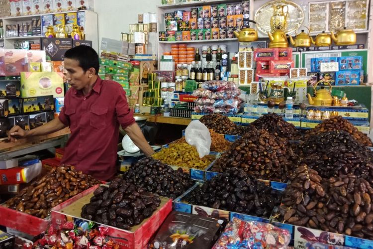 Penjual kurma di Pasar Tanah Abang Blok B, Rabu (23/5/2018).