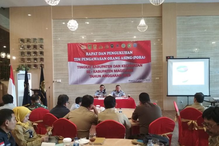 Kegiatan Rapat dan Pengukuhan Tim Pengawasan Orang Asing (Pora) Tingkat Kabupaten dan Kecamatan se-Kabupaten Magelang 2019, Selasa (9/4/2019).