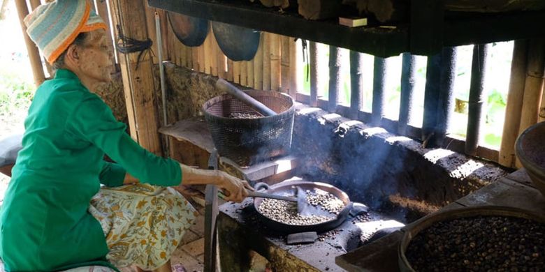 Satria Agrowisata di Jalan Raya Kintamani, Tampaksiring, Kabupaten Gianyar, Bali, Kamis (6/9/2018). Di sini wisatawan dapat menemukan tempat ngopi sekaligus belajar seluk beluk kopi. 