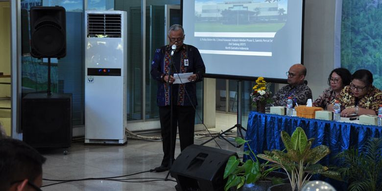 Direktur Utama PT KIM, Bapak Trisilo Ari Setyawan memberikn pemaparan kepada para diplomat Kemenlu RI di Medan, Rabu (21/3/2018).