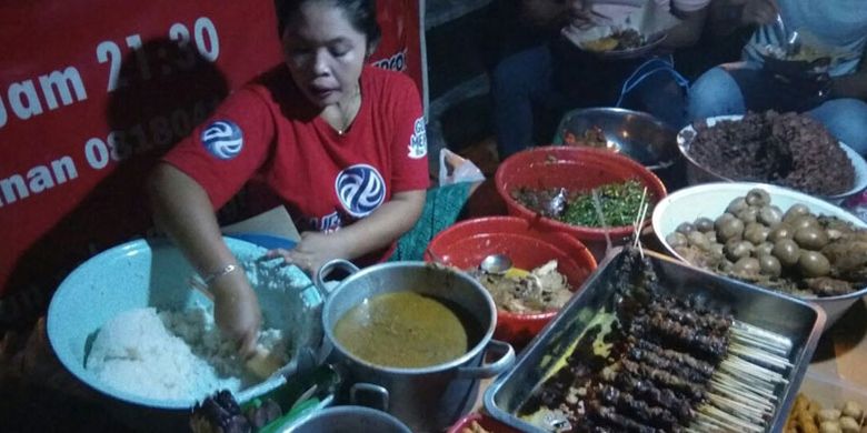 Tinah, perintis Gudeg Mercon di Yogyakarta, Sabtu (21/4/2018).