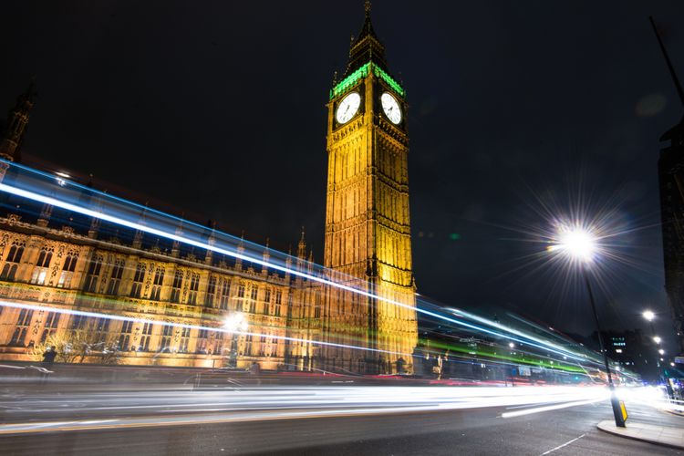 Big Ben yang terletak di Kota London, Inggris