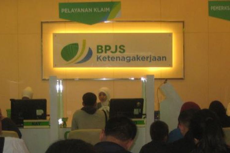 Suasana di kantor BPJS Ketenagakerjaan di Jalan Jenderal Sudirman, Jakarta. Foto diambil pada Selasa (1/3/2016). 