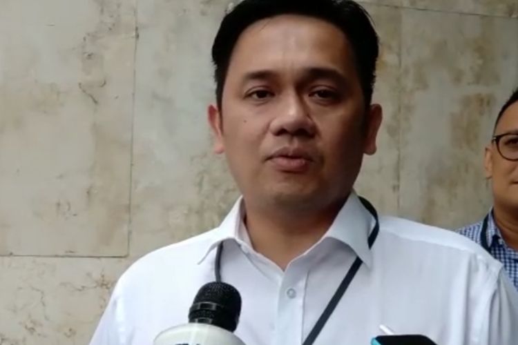 Pengacara Farhat Abbas mendatangi Ditreskrimum Polda Metro Jaya untuk memberikan klarifikasi sebagai saksi pada Selasa (23/4/2019). 