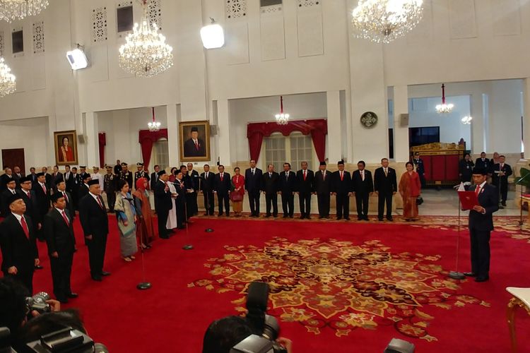 17 Duta Besar yang dilantik Presiden Jokowi di Istana Negara, Jakarta, Selasa (20/2/2018).