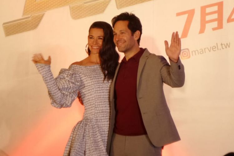 Evangeline Lilly dan Paul Rudd berpose ketika menghadiri jumpa pers film Ant-Man and The Wasp di Mandarin Oriental, Taipei, Taiwan, Selasa (13/6/2018).