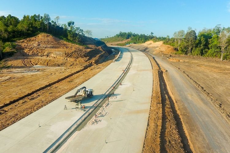 Pembangunan Jalan Tol Balikpapan-Samarinda.