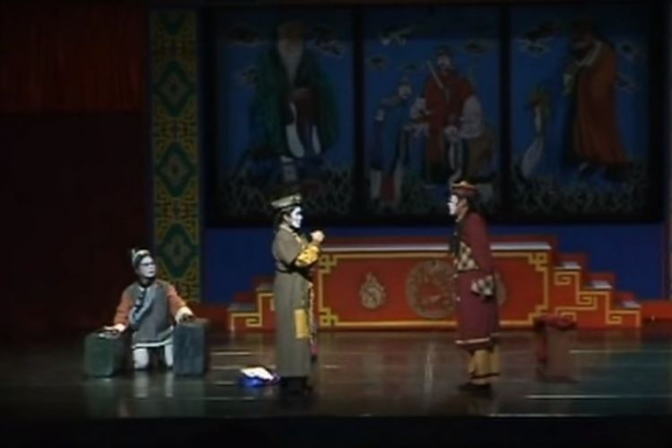 Dokumentasi pementasan Sampek Engtay dari Teater Koma di Societet Yogyakarta tahun 2004 oleh Giras Basuwondo dan tim. Produksi Teater Koma ini mendapat rekor MURI karena dipanggungkan 80 kali (dalam kurun waktu 1988-2004) dengan memakai 7 pemain dan 4 pemusik yang sama. 