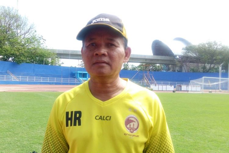 Sriwijaya FC bersama Hartono Ruslan melakukan sesi latihan pagi di Stadion Madya Bumi Sriwijaya tadi pagi.