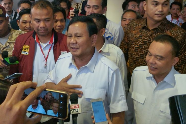 Ketua Umum Partai Gerindra Prabowo Subianto saat ditemui pada rapat kerja nasional (Rakernas) Partai Gerindra, di Hotel Sultan, Jakarta, Kamis (5/4/2018).