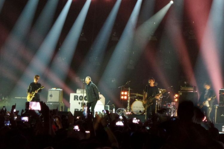 Vokalis asal Inggris Liam Gallagher menggelar konser di Ecovention Ancol, Jakarta Utara, Minggu (14/1/2018).