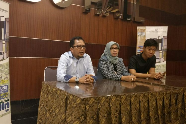 Direktur Utama Hadez Graha Karya Ahmad Saepulloh dan Komisaris PT Hadez Graha Karya Dezy Kennedy Sembiring menjelaskan proyek Hadez Sentosa Residence, Selasa (28/8/2018).