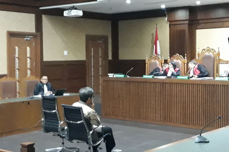 Mantan Direktur Utama PT Quadra Solutions, Anang Sugiana Sudihardjo divonis 6 tahun penjara di Pengadilan Tipikor Jakarta, Senin (30/7/2018).