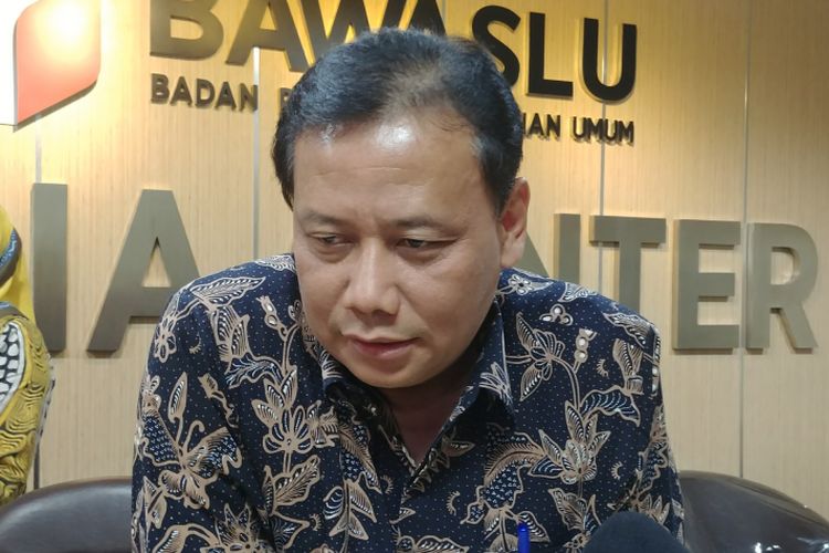Ketua Bawaslu Abhan di Kantor DPP Bawaslu, Jakarta, Kamis (17/5/2018).