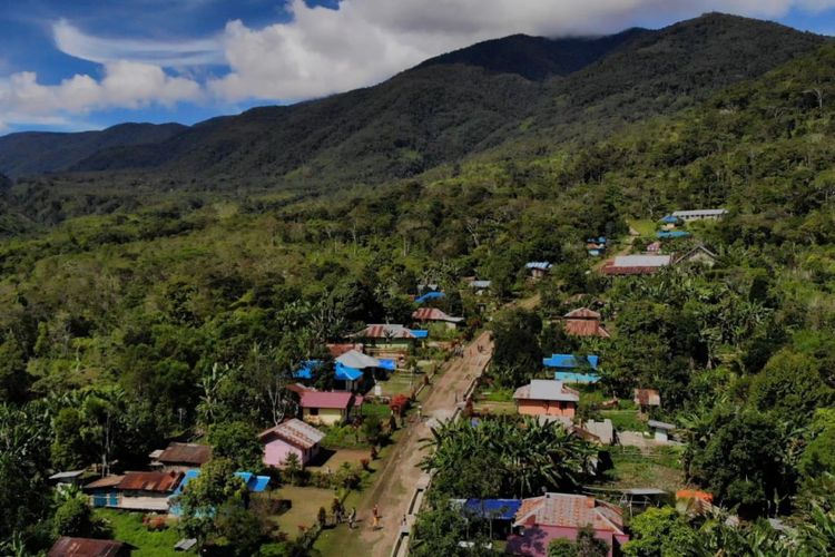 Kampung Kwau, desa titik masuk sungai tim pengarung Mapala UI