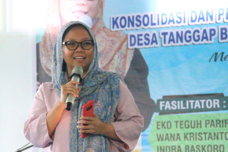 Mataram, Kompas.Com Alissa Wahid saat menjadi pembicara di  Kegiatan Konsolidasi dan Pelatihan Fasilitator Desa Tanggap Bencaba (Destana) , Jumat (28/9) di Taman Budaya Mataram 