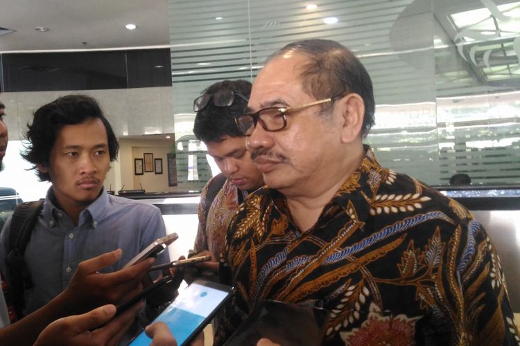 Ketua PPATK Kiagus Ahmad Badaruddin memaparkan ancaman dana kampanye Pemilu 2019 di Gedung PPATK , Jakarta, Selasa (18/12/2018). 