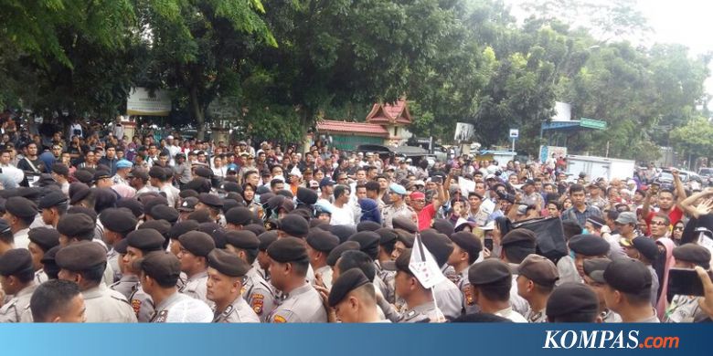Polisi Mundur dari Kerumunan Massa, Deklarasi Ganti Presiden Berjalan Damai