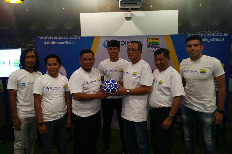 Klub sepakbola Persib Bandung kembali menambah pedonor operasional untuk mengurungi kompetisi persepakbolaan di Indonesia.   Kali ini, Persib Bandung menjalin kerjasama dengan perusahaan pialang, Didimax Berjangka. 