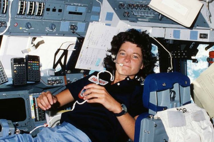 Sally Ride astronot perempuan Amerika pertama yang pergi ke luar angkasa pada tahun 1983