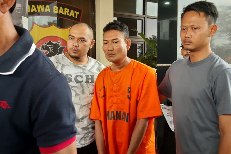 Kurnaevi ditangkap jajaran Polres Sumedang di TPU Cilayung, Jatinangor, Sumedang, Jawa Barat, Kamis (14/2/2019) malam pukul 21.00 WIB. AAM AMINULLAH/KOMPAS.com
