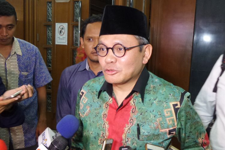 Mantan Wakil Ketua Komisi II DPR, Khatibul Umam Wiranu, di Pengadilan Tipikor Jakarta, Senin (3/4/2017).