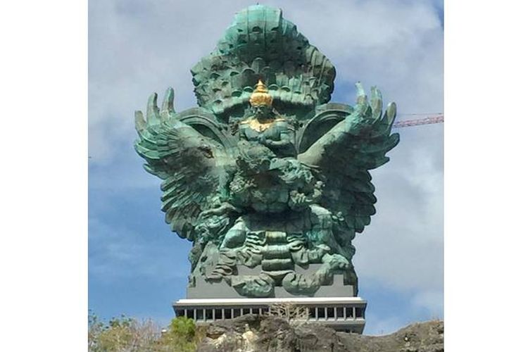 Patung Garuda Wisnu Kencana