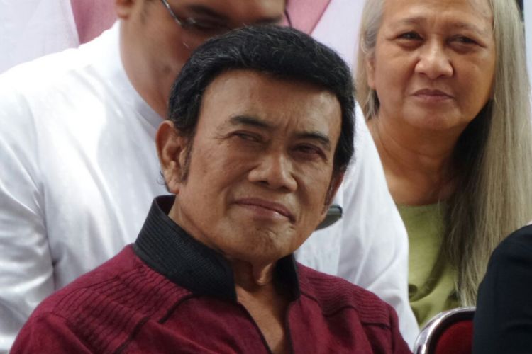 Rhoma Irama ketika menghadiri jumpa pers shooting perdana sinetron Cinta dan Doa di Jalan Sepat, Kebagusan, Jakarta Selatan, Kamis (1/3/2018).