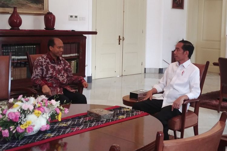 Kepala Pusat Data, Informasi, dan Humas Badan Nasional Penanggulangan Bencana (BNPB) Sutopo Purwo Nugroho bertemu Presiden Joko Widodo di Istana Bogor, Jumat (5/9/2018) siang.