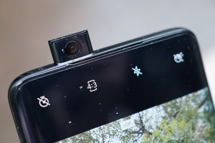 Kamera depan pop-up OnePlus 7 Pro.