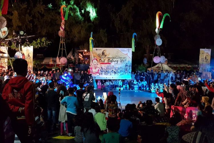 Kirab dan pawai budaya Weh Island Night (WIN) Carnival 2017 yang digelar dalam rangka  memeriahkan Sail sabang 2017 berlangsung sukses dan meriah.