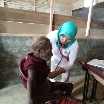 Dokter Amalia, dokter muda yang bertugas di pedalaman Papua.