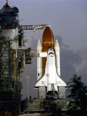 Challenger STS-7 meluncur