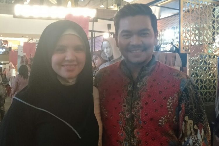 Presenter Indra Bekti dan istri Aldilla Jelita saat ditemui dalam acara Selebrity Culture Festival di Kota Kasablanka, Tebet, Jakarta Selatan, Selasa (2/10/2018).