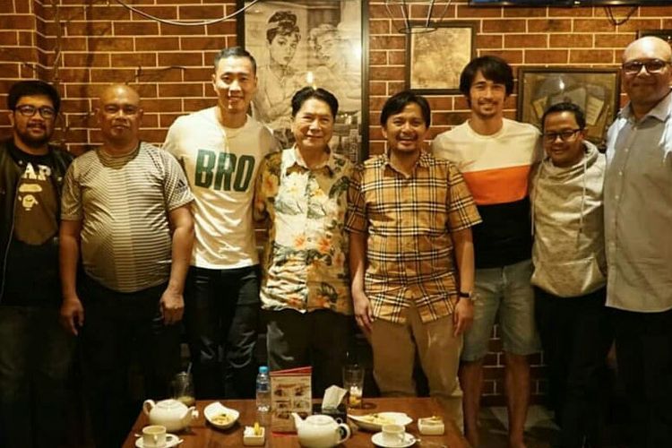 Yoo Jae Hoon (tiga dari kiri) saat bertemu dengan jajaran manajemen Barito Putera.
