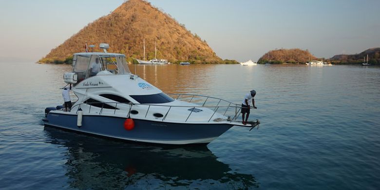 Kapal cepat Lako Cama, milik Ayana Komodo Resort, Labuan Bajo, Kabupaten Manggarai Barat, Nusa Tenggara Timur, Sabtu (15/9/2018).