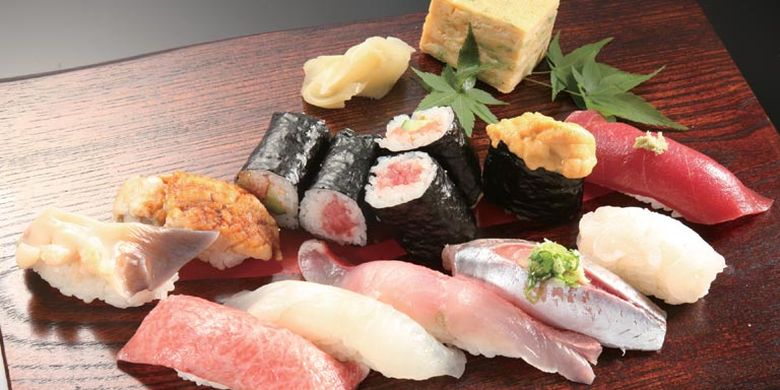 Sushi-dai. Restoran sushi di Tokyo ini terkenal dan banyak dikunjungi oleh wisatawan asing.
