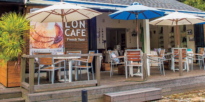 LONCAFE Shonan Enoshima di Jepang ini terkenal sebagai pelopor kafe yang khusus menjual French Toast.
