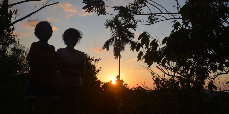 Mengejar Senja di Kampung Wajur Flores - Kompas.com