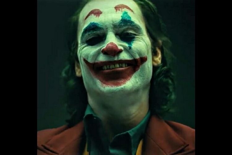 Aktor Joaquin Phoenix memerankan tokoh Joker dalam film The Joker.