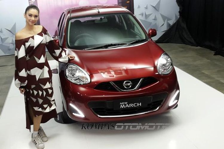 Nissan Motor Indonesia menyegarkan tampilan March dengan desain DRL dan head unit baru di Jakarta, Senin (13/2/2017).