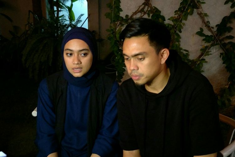 Pasangan artis Ayudia Bing Slamet dan Ditto Percussion saat ditemui di kawasan Jeruk Purut, Cilandak, Jakarta Selatan, Jumat (31/5/2019).