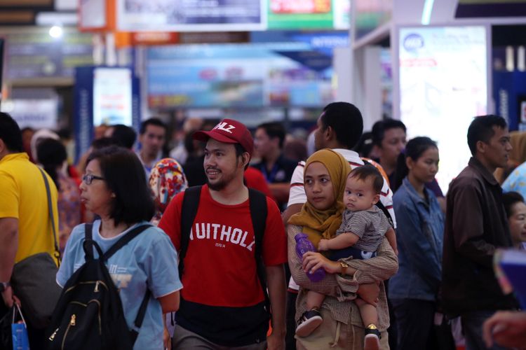 Suasana Garuda Indonesia Travel Fair 2017 di Jakarta Convention Center, Jumat (22/9/2017). Acara yang berlangsung hingga 24 September mendatang memberikan berbagai promo tiket, hotel, dan wisata. 