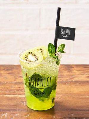 “BOTANICAL MOCKTAIL KIWI MOJITO” (800 yen). Mocktail yang pertama kali hadir di BOTANIST café