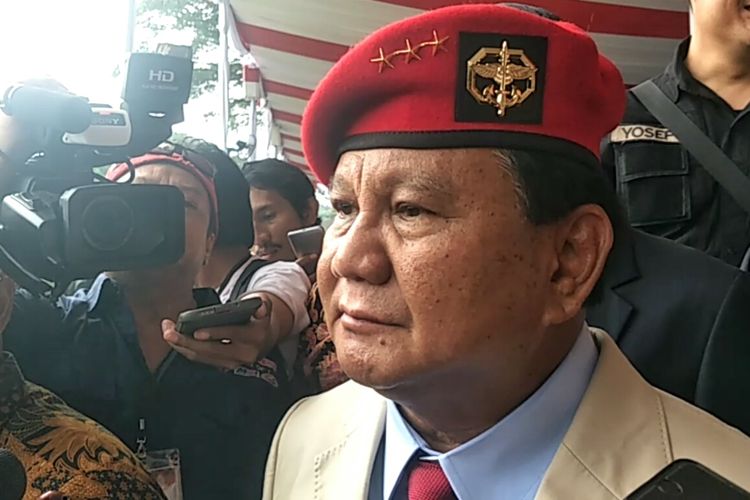 Calon presiden nomor urut 02 Prabowo Subianto saat menghadiri peringatan HUT ke 67 Kopassus di Markas Kopassus, Cijantung, Jakarta Timur, Rabu (24/4/2019).