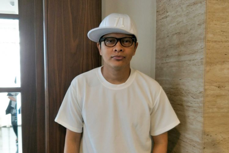 Vokalis Armand Maulana usai jumpa pers Indonesian Idol season 9 di MNC TV Studios, Kebon Jeruk, Jakarta Barat, Rabu (13/12/2017).