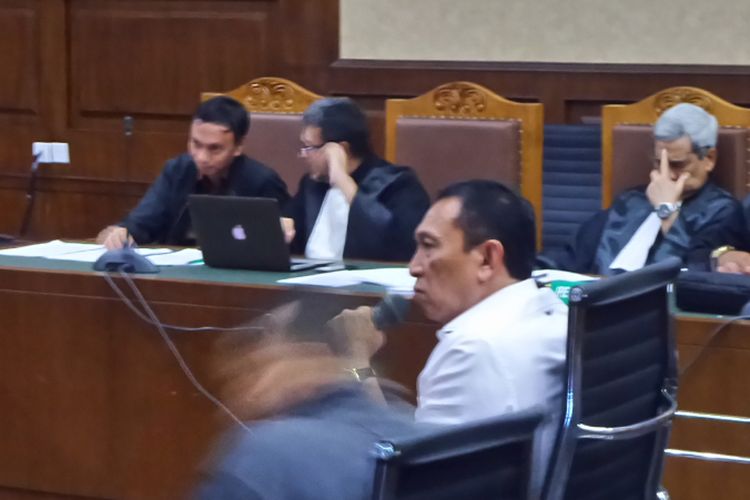 Sekjen KONI Ending Fuad Hamidy saat bersaksi di Pengadilan Tipikor Jakarta, Senin (8/1/2018).