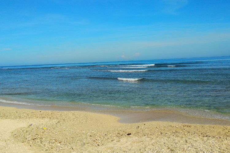 Suasana Pantai Labuhan Jukung, Krui, Kabupaten Pesisir Barat, Lampung pada Jumat (13/4/2018) pagi.